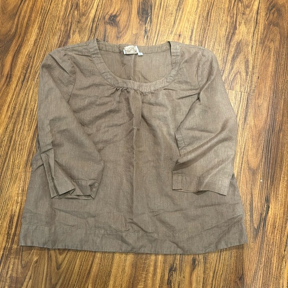 Cute top - Picture 1 of 1